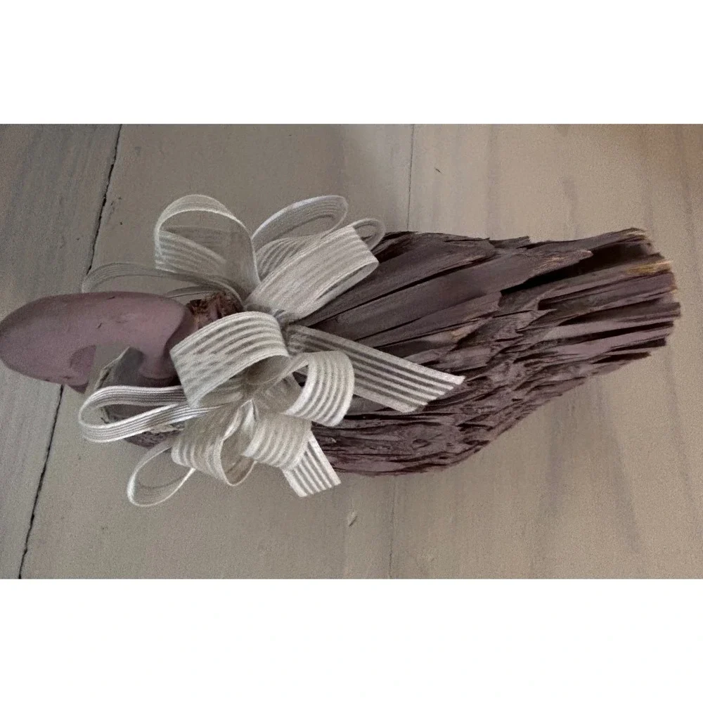 Vintage Shabby Chic Mauve Palm Frond Wood Swan Figurine Pearl Accent Cottagecore